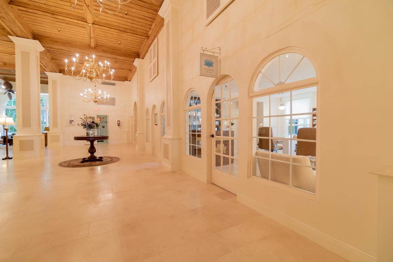 Palm Beach Island Condominiums Exterior photo